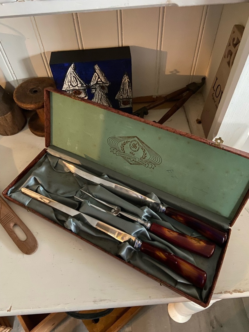 The Connoisseurs Choice Cutlery set- Mint Green Interior